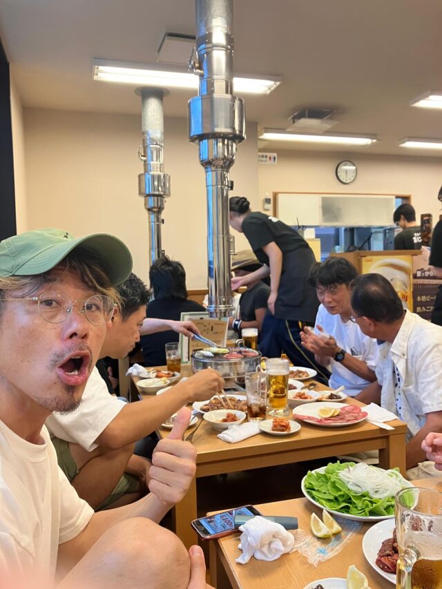 こんにちは😃
イワタグループです！👏

皆様、夏季休暇は如何でしたでしょうか😉
夏季休暇前の営業部の食事会にてたらふく食べさせて頂きました🥳笑笑
イワタではしっかりリフレッシュして昨日からの仕事でバリバリ働いております💪
まだまだ暑い日が続きますが体調に充分気をつけて暑い夏を乗り切りましょう！！😎

イワタグループでは大物、小物、アルミ、鋳物となんでも加工します！
もし、お困りごとがあればイワタにお声がけ下さいませ🙌プラスチックの加工も手がけております！機械加工の事ならイワタにお任せを！👐
宜しくお願いします！！

#instamachinist
#名古屋
#機械要素技術展
#ものづくりワールド
#機械部品
#金属加工
#製缶部品
#大物製缶
#愛知
#東海
#関東
#神奈川県
#マシニング
#機械加工
#町工場
#下町ロケット
#世田谷ベース
#筋トレ
#魂
#鋳物加工
#フライス加工
#プラスチック加工
#人材募集